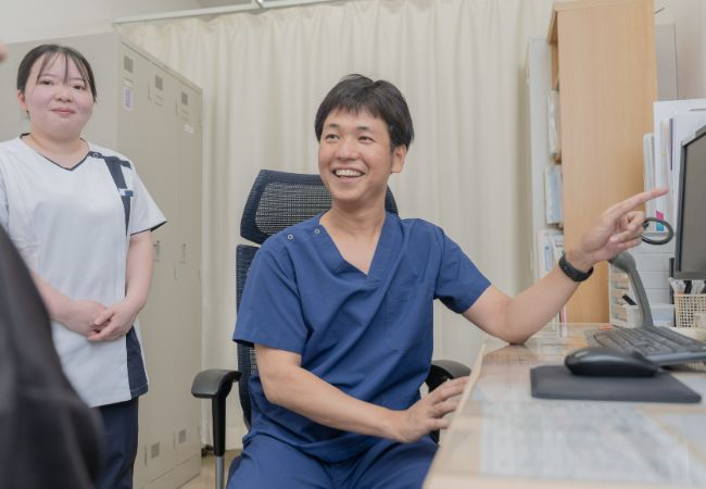 お子様からお年寄りまで総合的な診察を行うかかりつけ医として